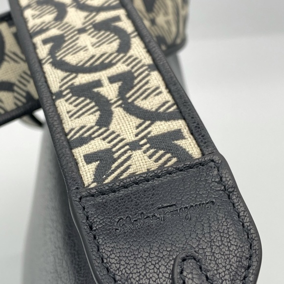 Salvatore Ferragamo Trifolio shoulder bag - Picture 7 of 16